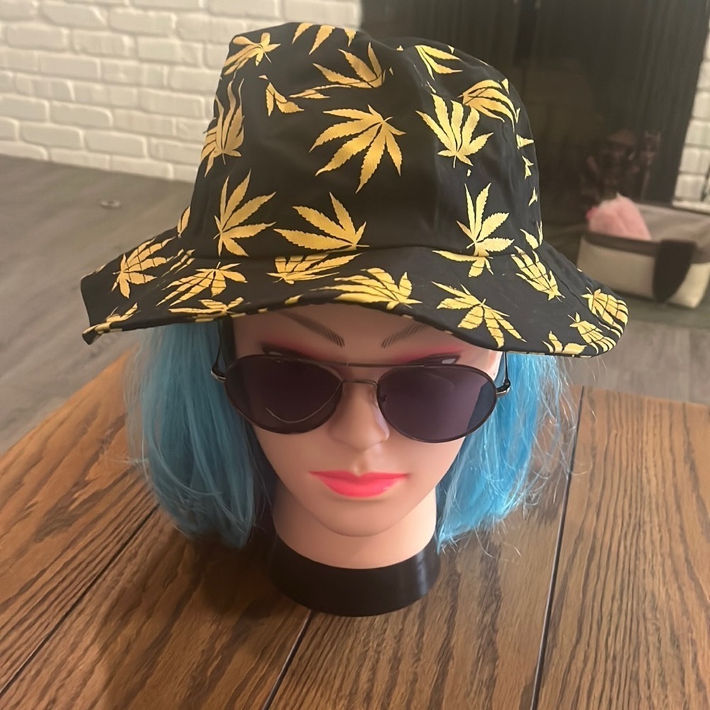 Womens cool bucket hat 😎